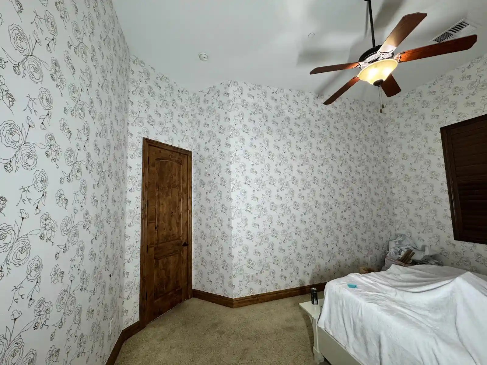 Professional wallpaper installation in Castle Rock, CO